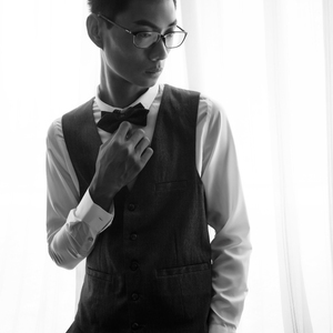 人乳宴掀衣喂乳h
